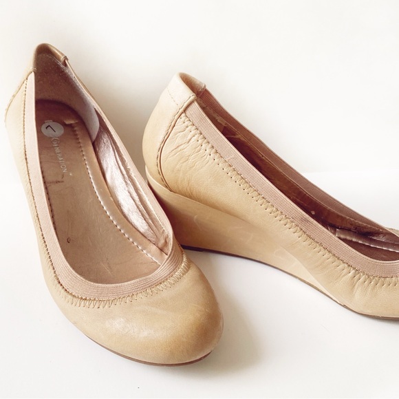 Sz7 / BCBGeneration Soft Leather Wedges - Picture 6 of 9